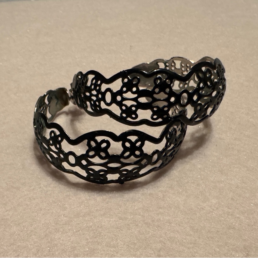 Black Filigree Earrings with Intricate Design